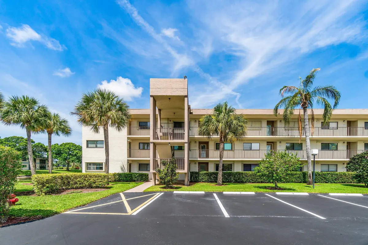 Front of Building at 5550 Witney Drive 102, Delray Beach