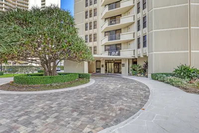 2800 N Ocean Drive A-3c, Riviera Beach – Condominium for sale