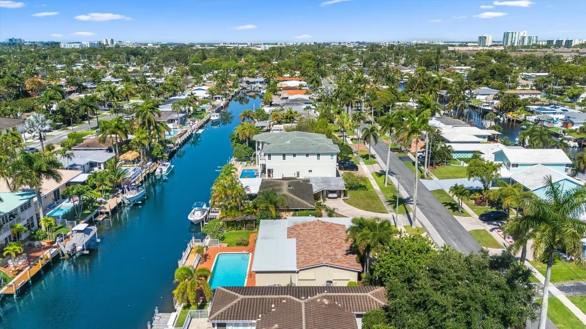 Aerial West at 330 SE 9th Court, Pompano Beach
