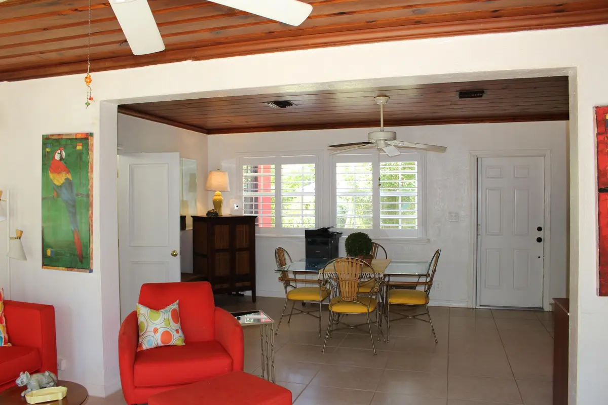dining area at 225 Gulfstream Boulevard, Boynton Beach