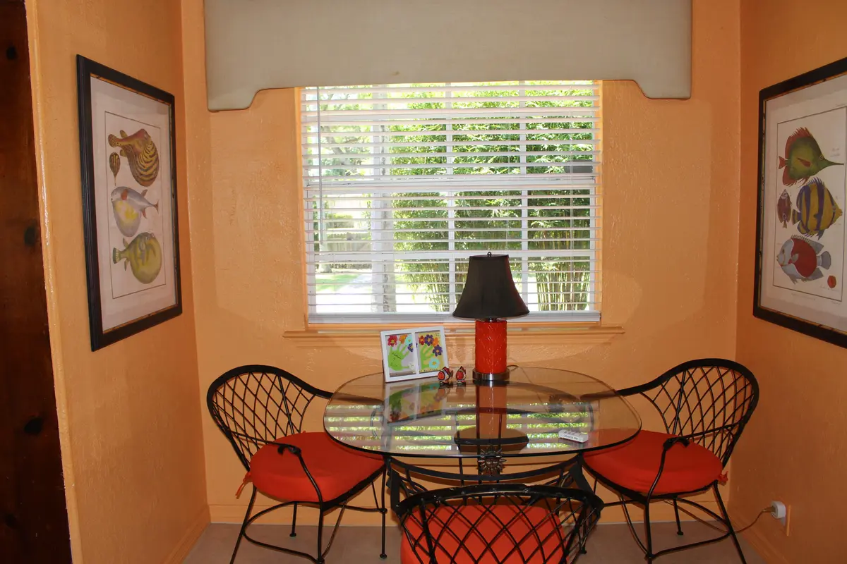 dining room at 225 Gulfstream Boulevard, Boynton Beach