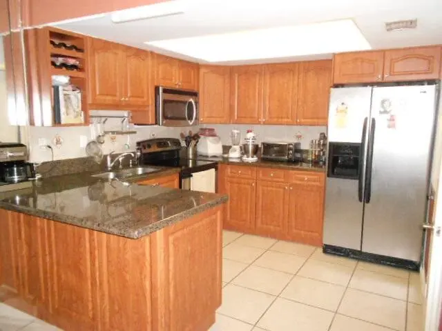 Kitchen at 54 Matador Lane, Davie