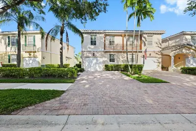 142 Santa Barbara Way, Palm Beach Gardens – sold