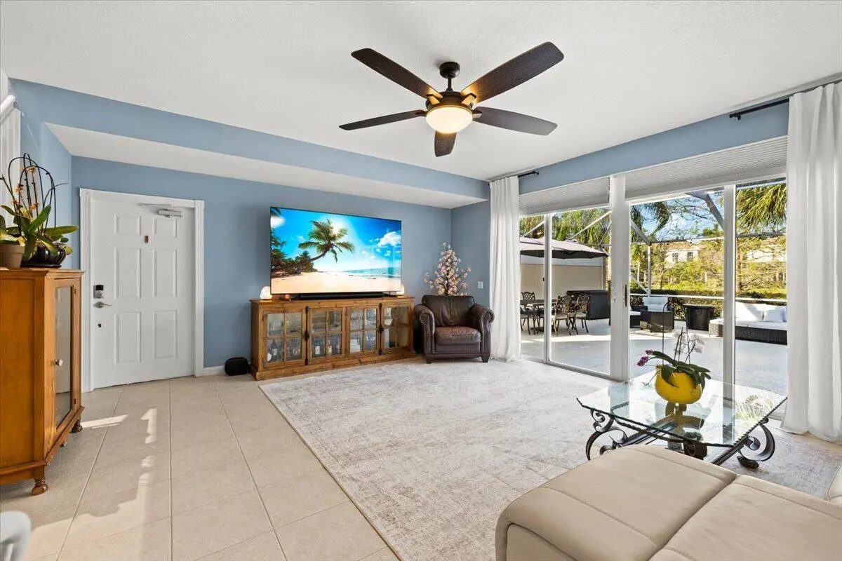 07-424A4165 at 142 Santa Barbara Way, Palm Beach Gardens