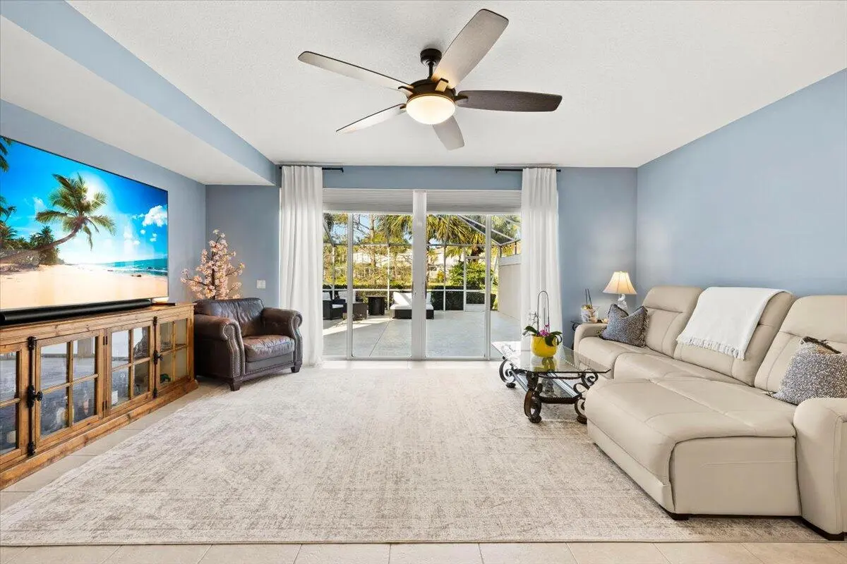 09-424A4150 at 142 Santa Barbara Way, Palm Beach Gardens
