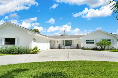 76 W Fairview W, Tequesta – Single Family Residence for rent