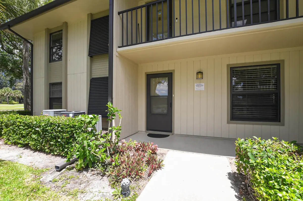 LR-8124 at 20 Plantation Drive 101, Vero Beach
