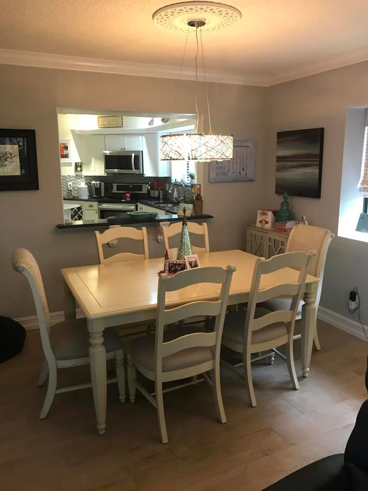 Dining at 1103 Duncan Circle 101, Palm Beach Gardens