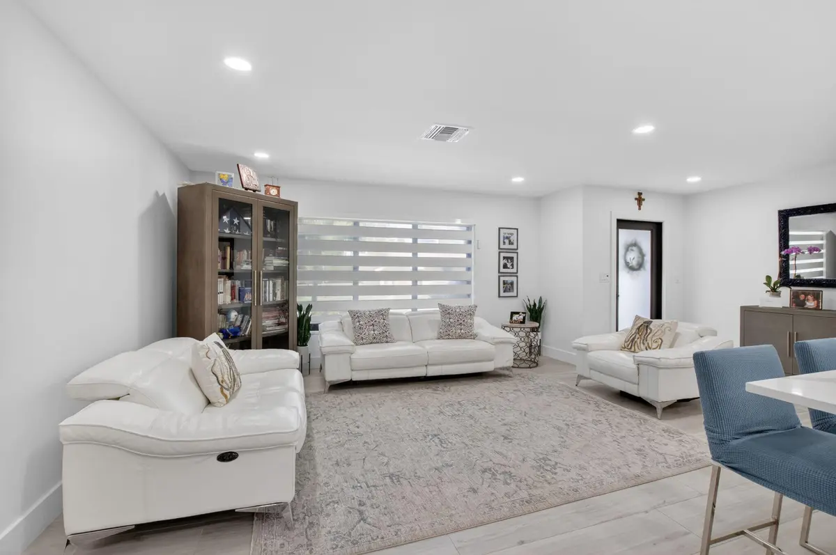 Living Room at 658 NW 7th Avenue, Boca Raton