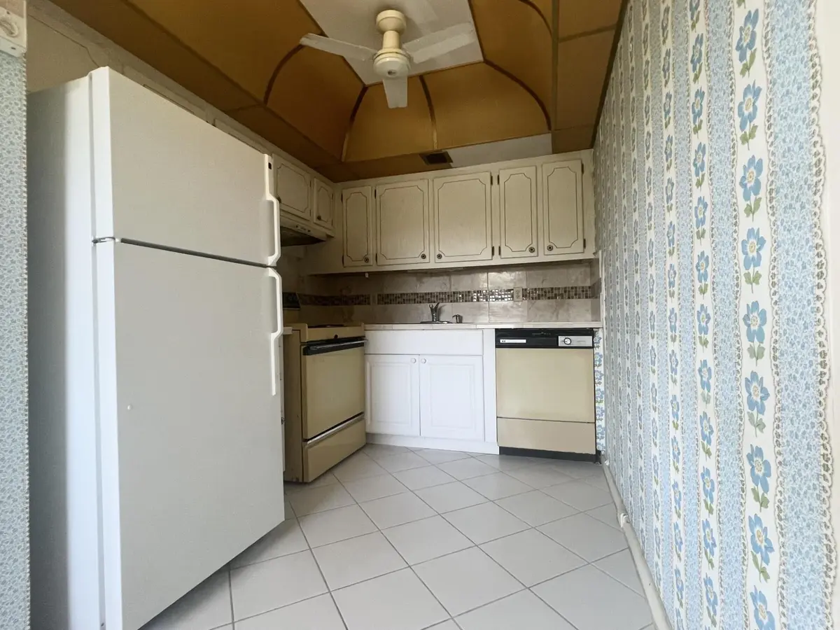 bd592f4b-d926-496e-b628-05e0fe32a544 at 392 Grantham F 392, Deerfield Beach
