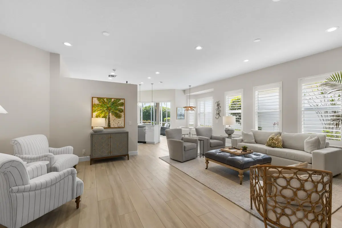 Living room and sitting area at 1009 Diamond Head Way, Palm Beach Gardens