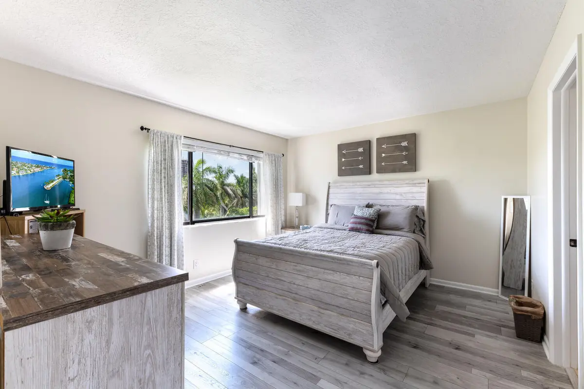 20220619145506304350000000-o at 3050 Presidential Way 305, West Palm Beach