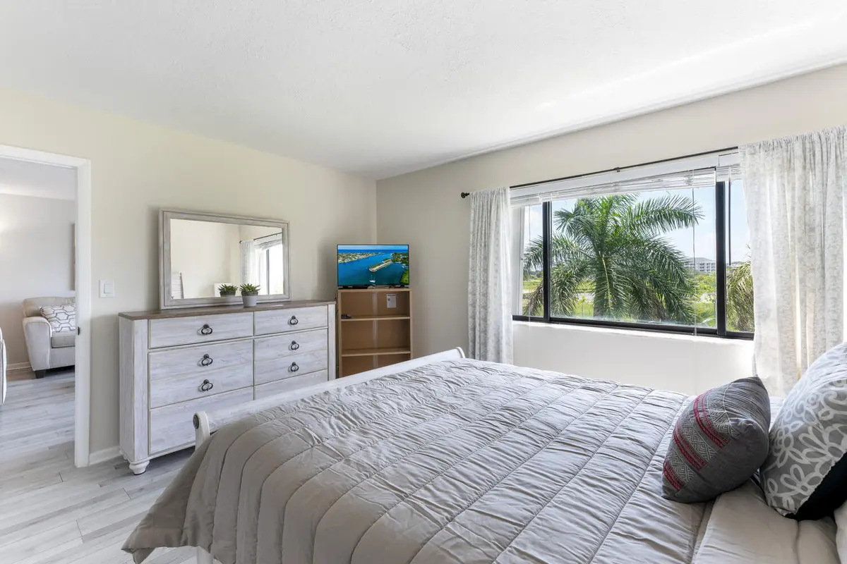 20220619145507378988000000-o at 3050 Presidential Way 305, West Palm Beach