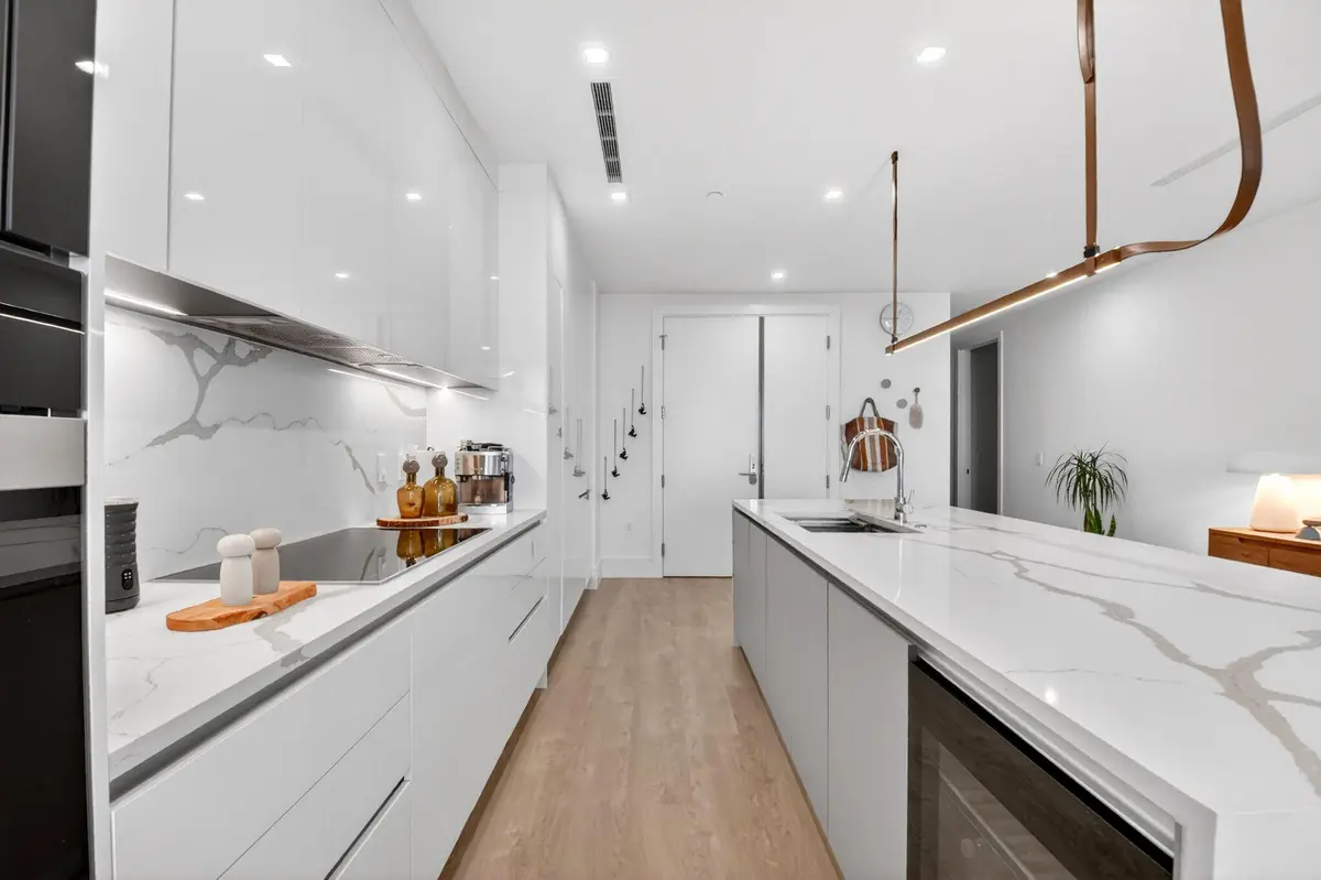 Open kitchen at 220 Lake Shore Drive 1708, Lake Park