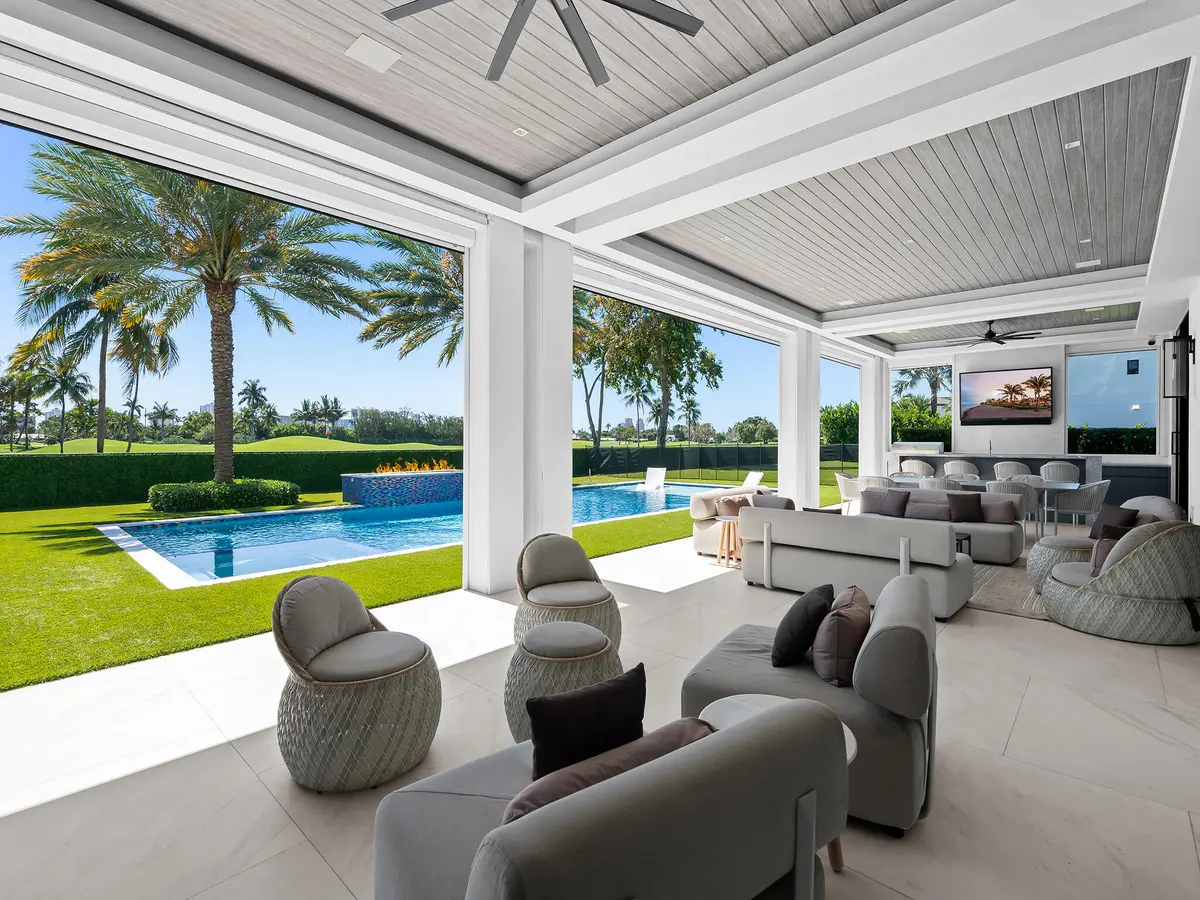 Outdoor Lounge Area at 3916 Country Club Lane, Fort Lauderdale