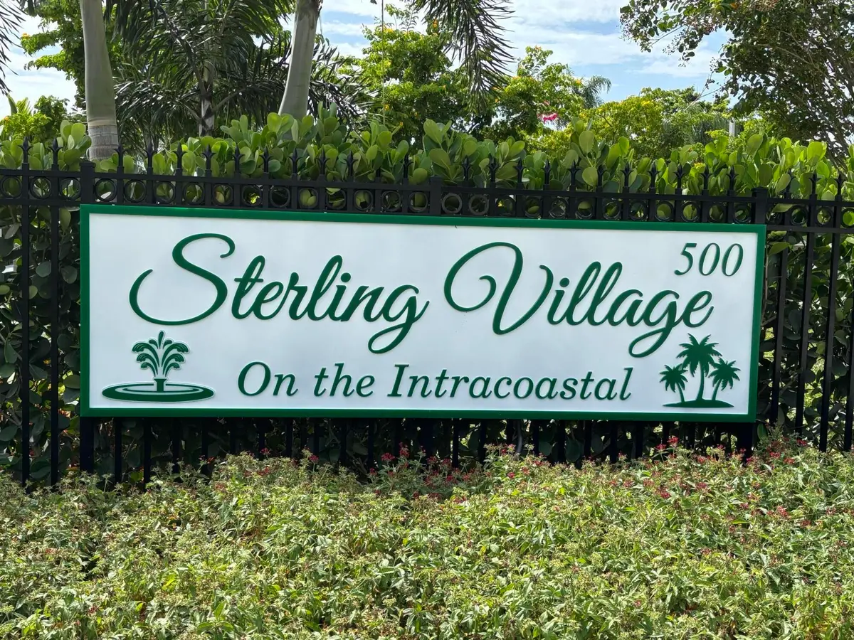 ENTRANCE at 170 Horizons 110, Boynton Beach