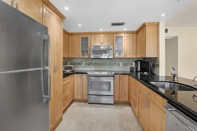 1027 Yarmouth Drive B, Boca Raton – sold