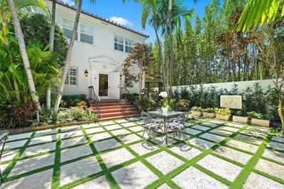 151 S County Road 1st Fl, Palm Beach – Apartment for rent
