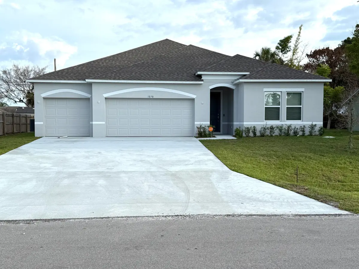 IMG_0166 at 1070 SW Versailles Avenue, Port St. Lucie