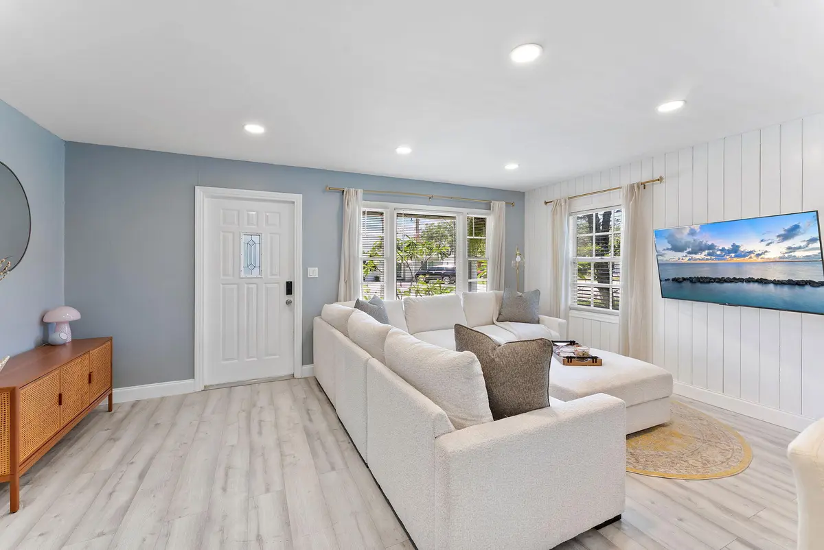 Living Area at 961 32nd Street, West Palm Beach