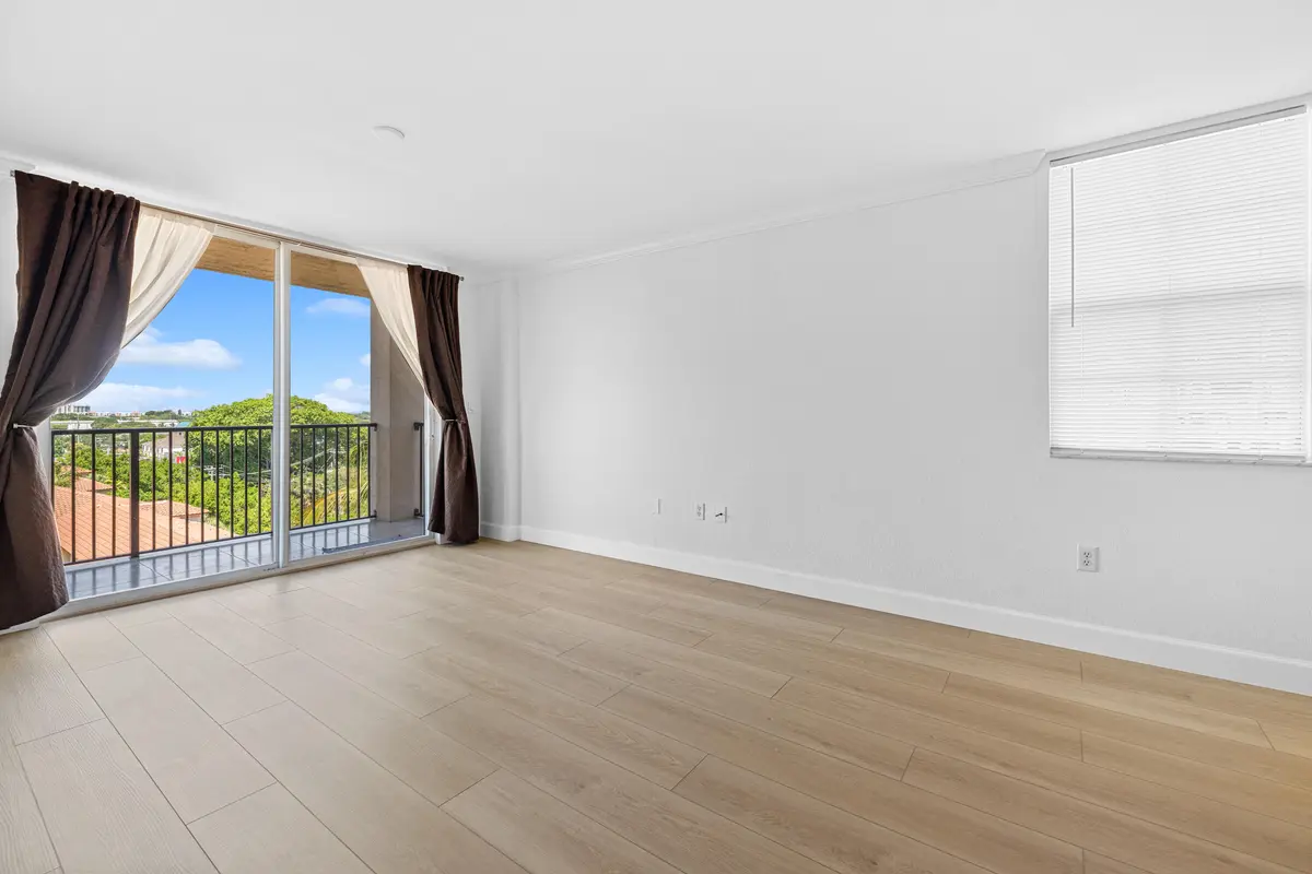 Living room at 1801 N Flagler Drive 824, West Palm Beach