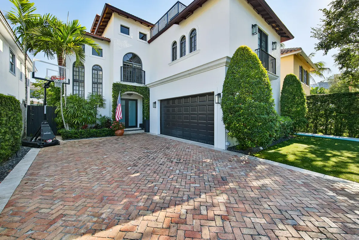 whitaker-80 at 804 N Rio Vista Boulevard, Fort Lauderdale