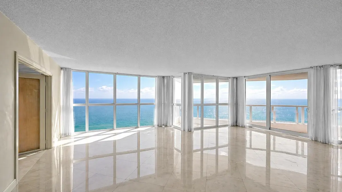 No Furniture at 16425 Collins Avenue 2011, Sunny Isles Beach