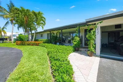 2433 NE 24th Street, Lighthouse Point – leased