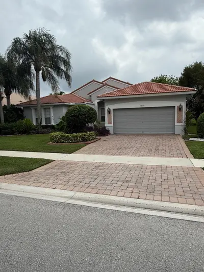 12039 Oakvista Drive, Boynton Beach – Single Family Residence for sale