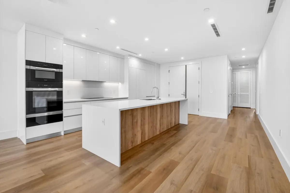 Kitchen at 220 Lake Shore Drive 1808, West Palm Beach