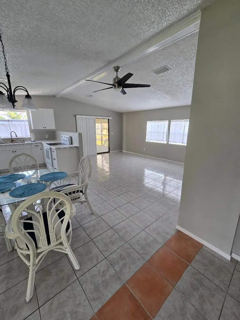 hem living at 5550 Hemingway Court 1, Fort Pierce
