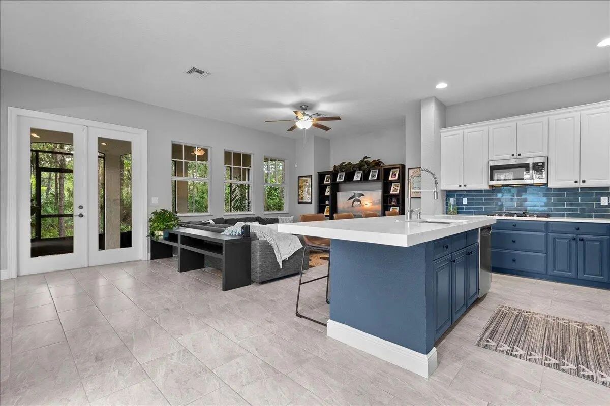 Kitchen at 883 Taft Court, Palm Beach Gardens