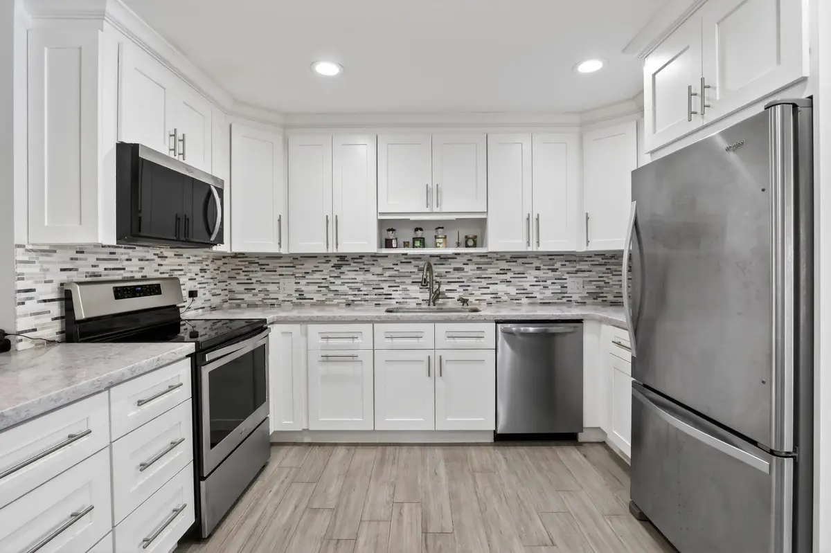 Kitchen at 5491 SW 188th Avenue, Southwest Ranches