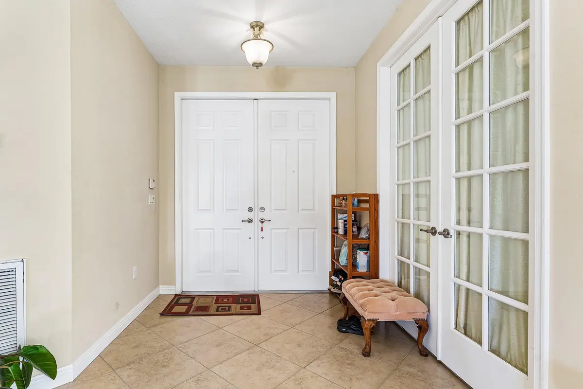 Foyer at 2709 Shaughnessy Drive, Wellington
