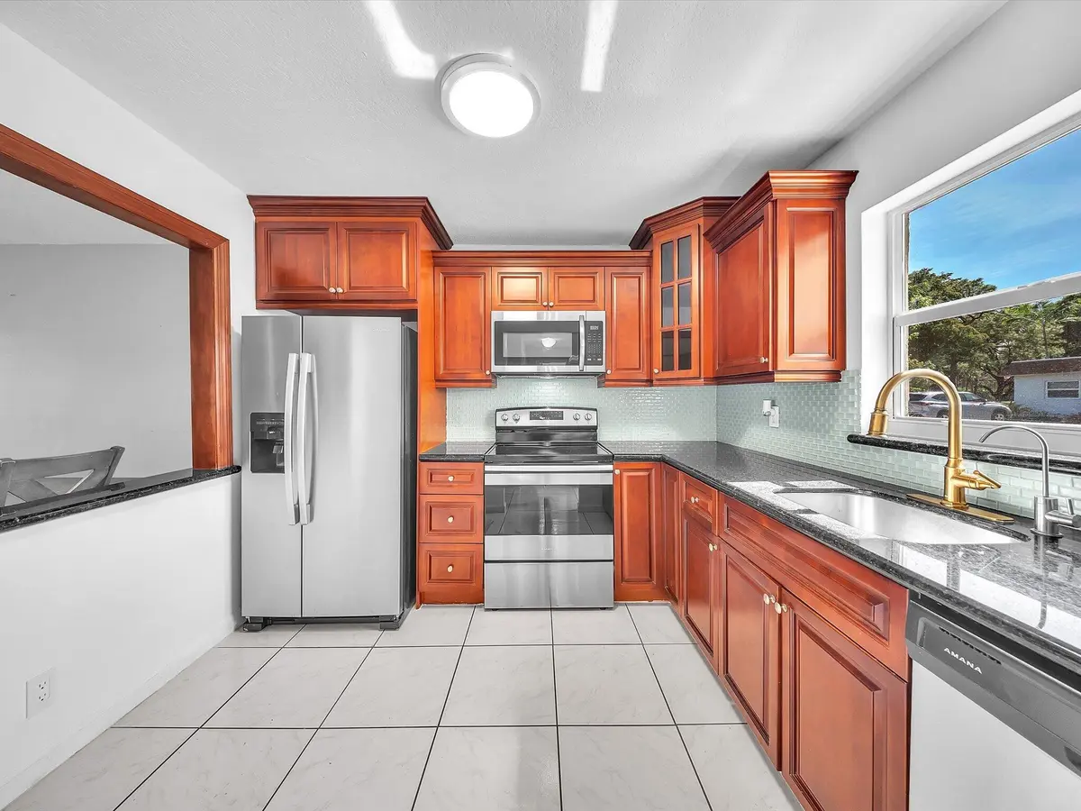 04-DSC7315 at 417 SW Natura Avenue B, Deerfield Beach