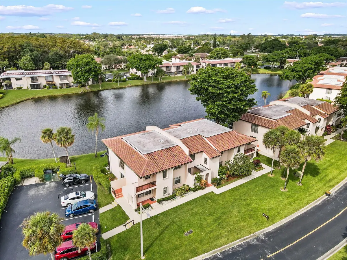 Photo 4 at 21649 Juego Circle 4 E, Boca Raton
