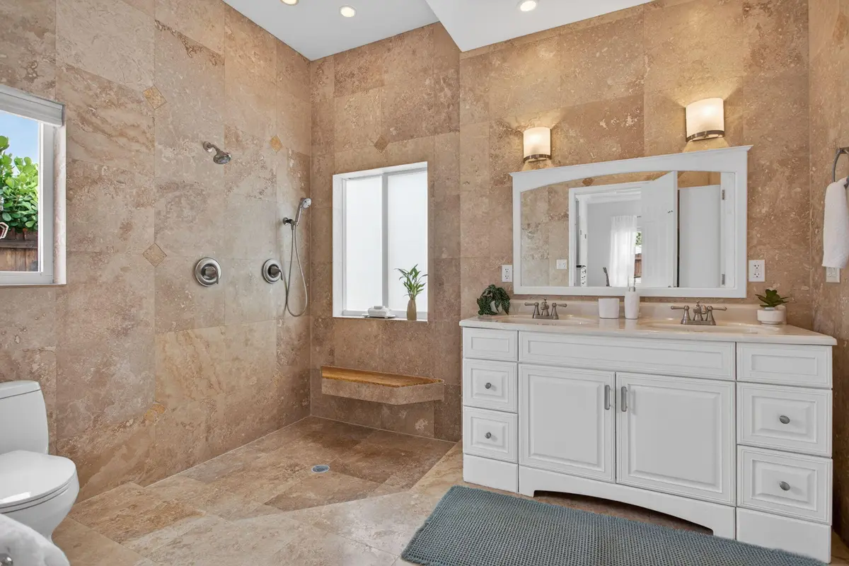 32-web-or-mls-451-0860 at 451 NE 48th Court, Oakland Park