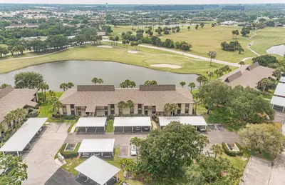 23 Plantation Drive 102, Vero Beach – Condominium for sale