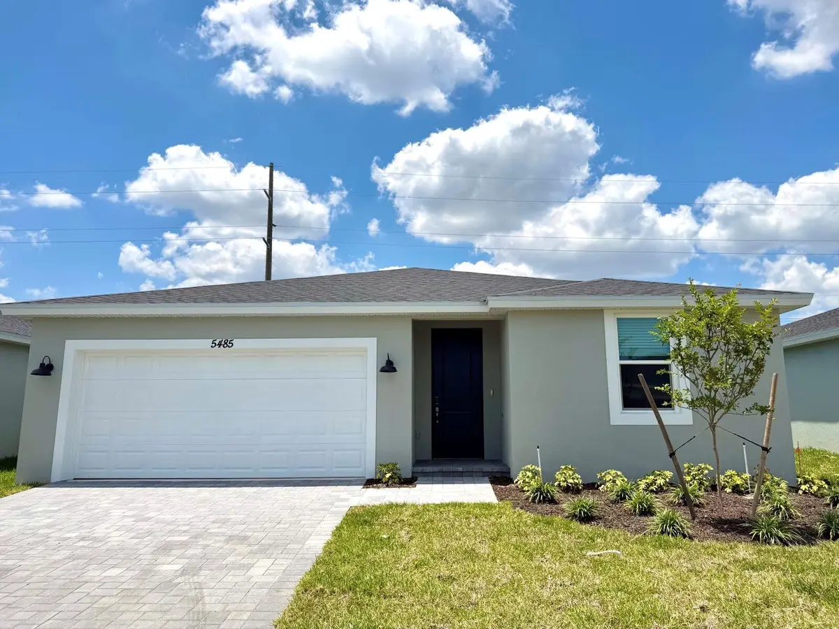 5485 Hampton Park Cir at 5485 Hampton Park Circle, Vero Beach