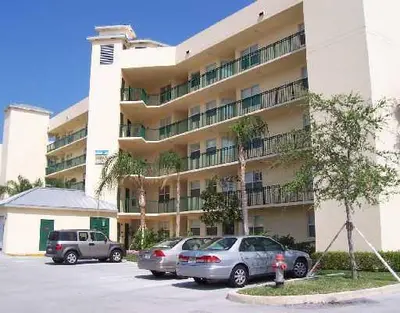27 Royal Palm Way 406, Boca Raton – Condominium for rent