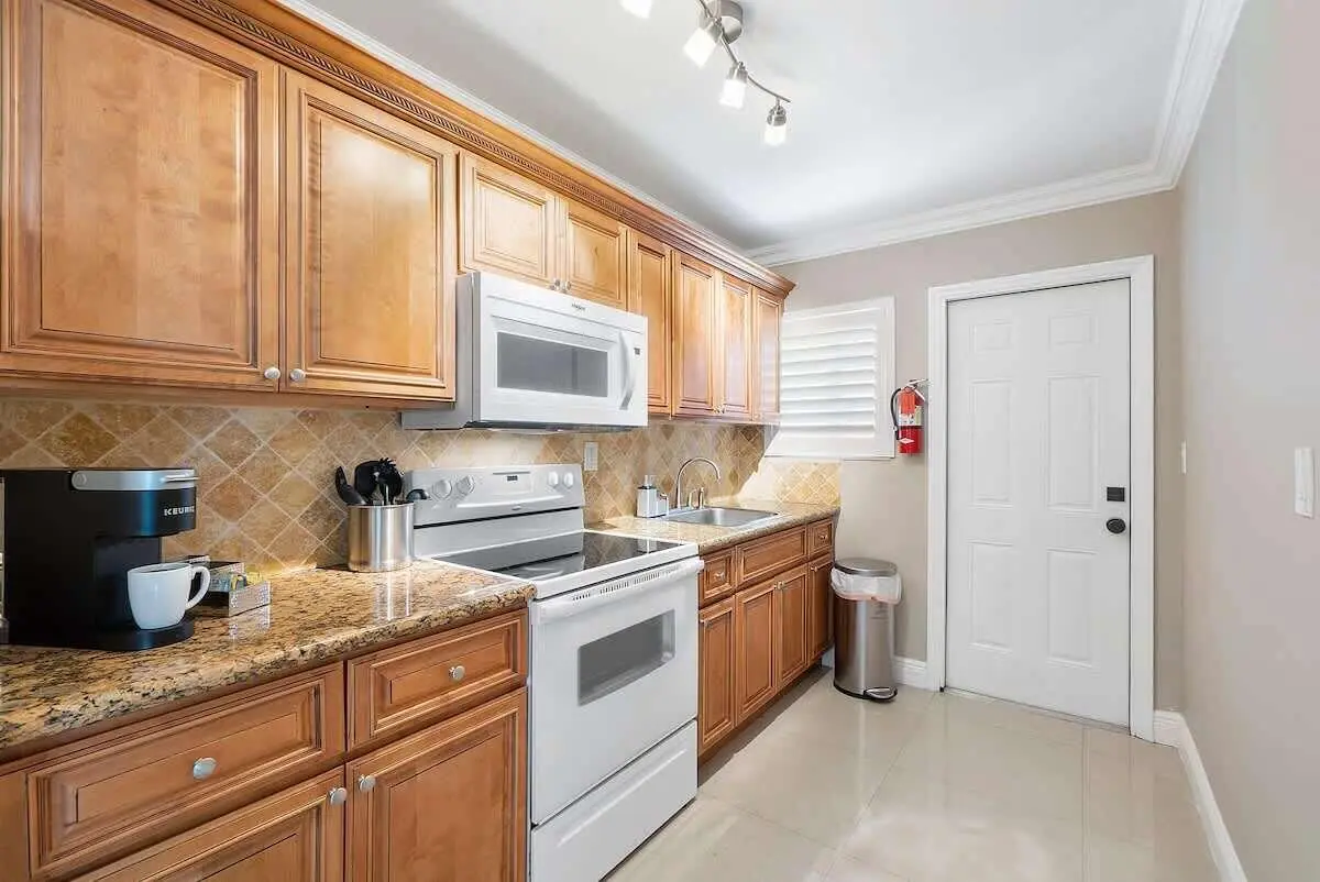 673cdd21813f49001177a77a-40060693_145315 at 1039 N Victoria Park Road 1-3, Fort Lauderdale