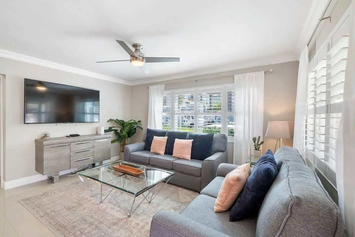673cdd21813f49001177a77a-40060693_145315 at 1039 N Victoria Park Road 1-3, Fort Lauderdale