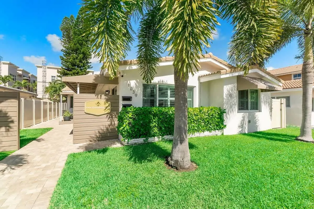 673cdd21813f49001177a77a-40060693_145316 at 1039 N Victoria Park Road 1-3, Fort Lauderdale