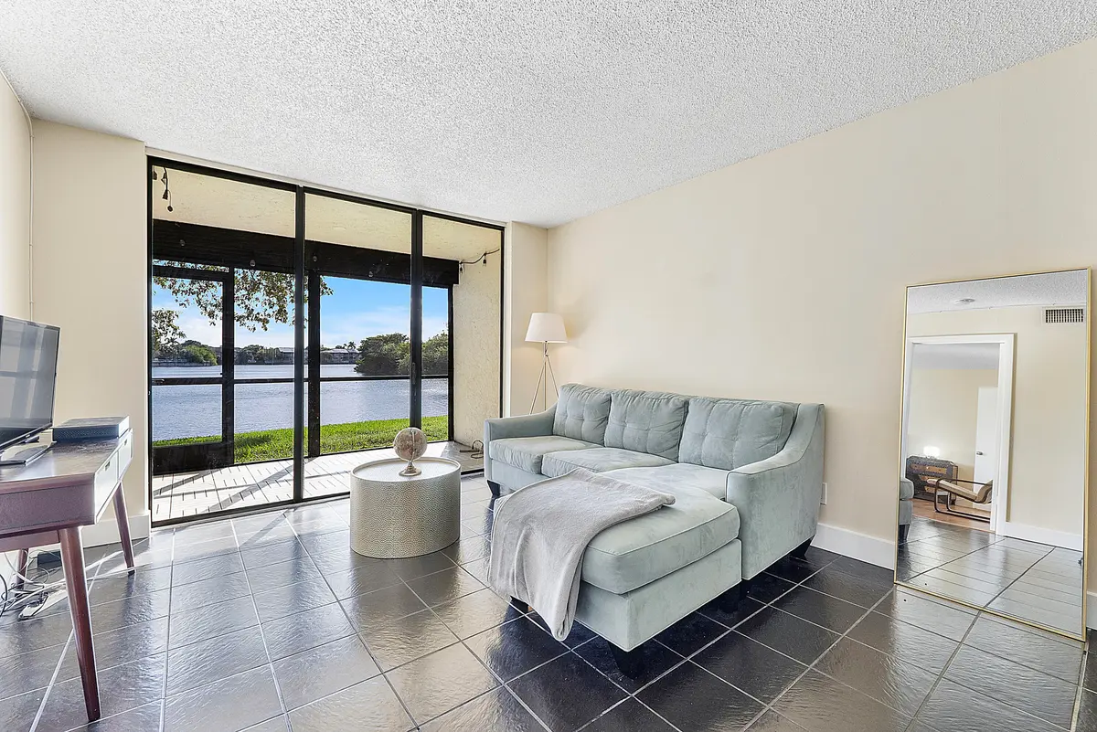 3100 Nw 46th St U102_011 - Living1 at 3100 NW 46th Street 102, Oakland Park