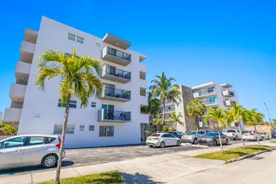 1750 Jefferson Street 507, Hollywood – Condominium for sale