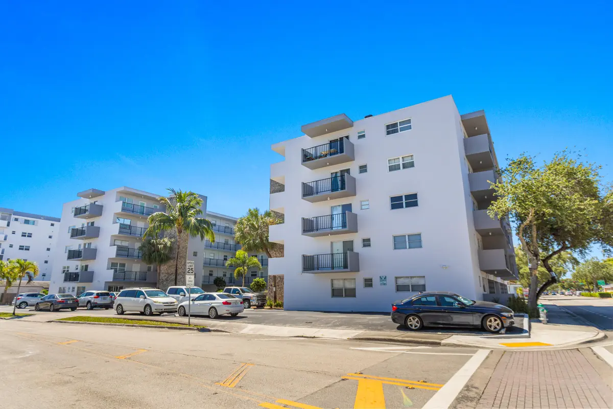 585A4731 at 1750 Jefferson Street 507, Hollywood