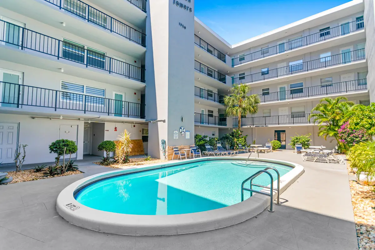 585A4737 (1) at 1750 Jefferson Street 507, Hollywood