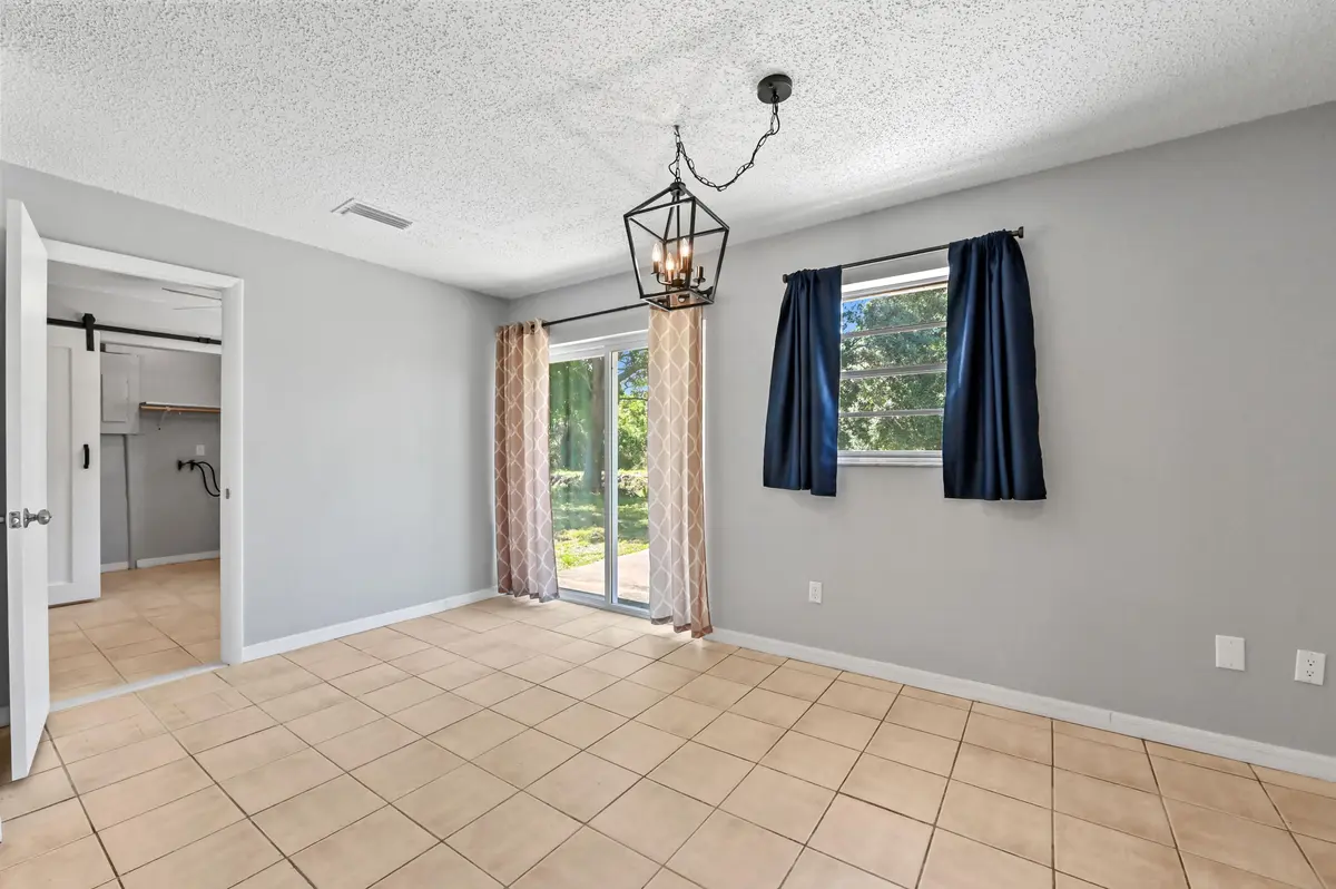 07 Dining area 01 at 4550 SE Salvatori Road, Stuart