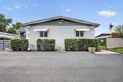 6281 Moseley Street 1-2, Hollywood – sold