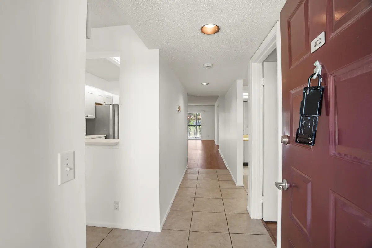 1200 SW 130th Avenue 402g, Pembroke Pines, FL – photo 4